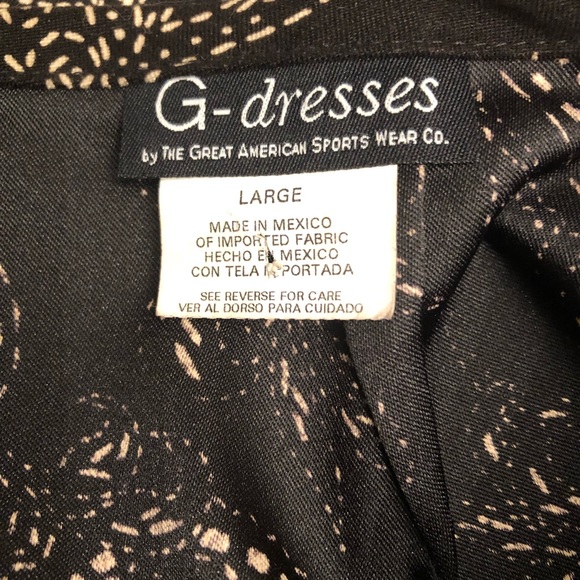 🆕🎉🎉Beautiful black and white paisley skirt‼️‼️ - Picture 2 of 2